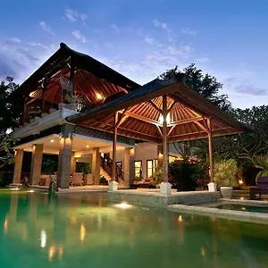 Double N 4* Seminyak (Bali)