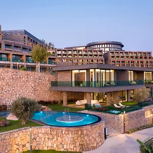 Lujo A`la Carte Hotel